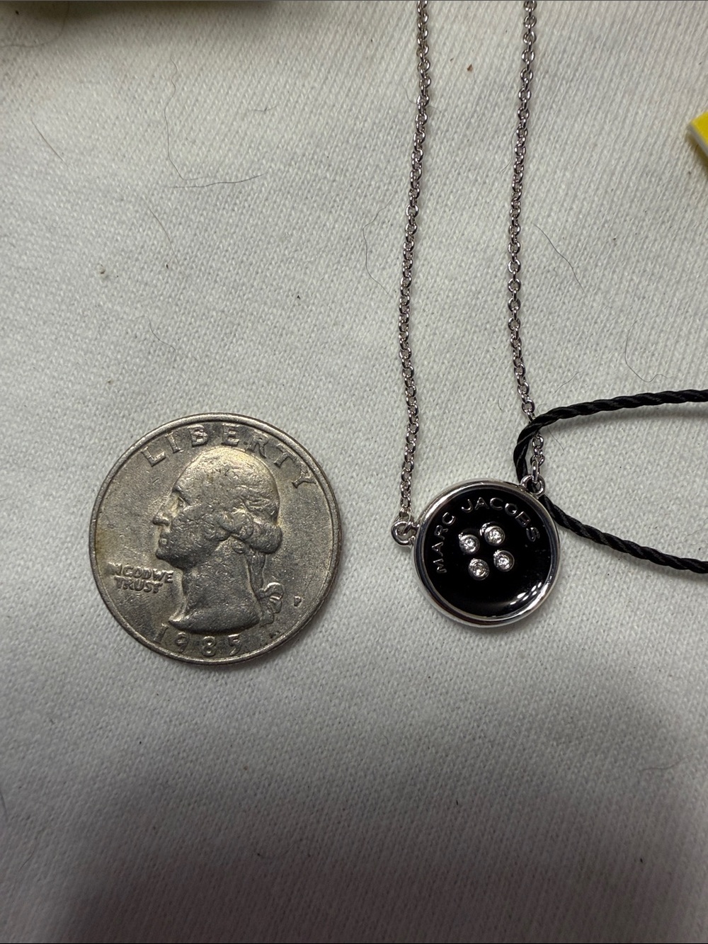 Marc Jacobs NWT Silver Tone Pendant Necklace, with box and dusty - Picture 5 of 5